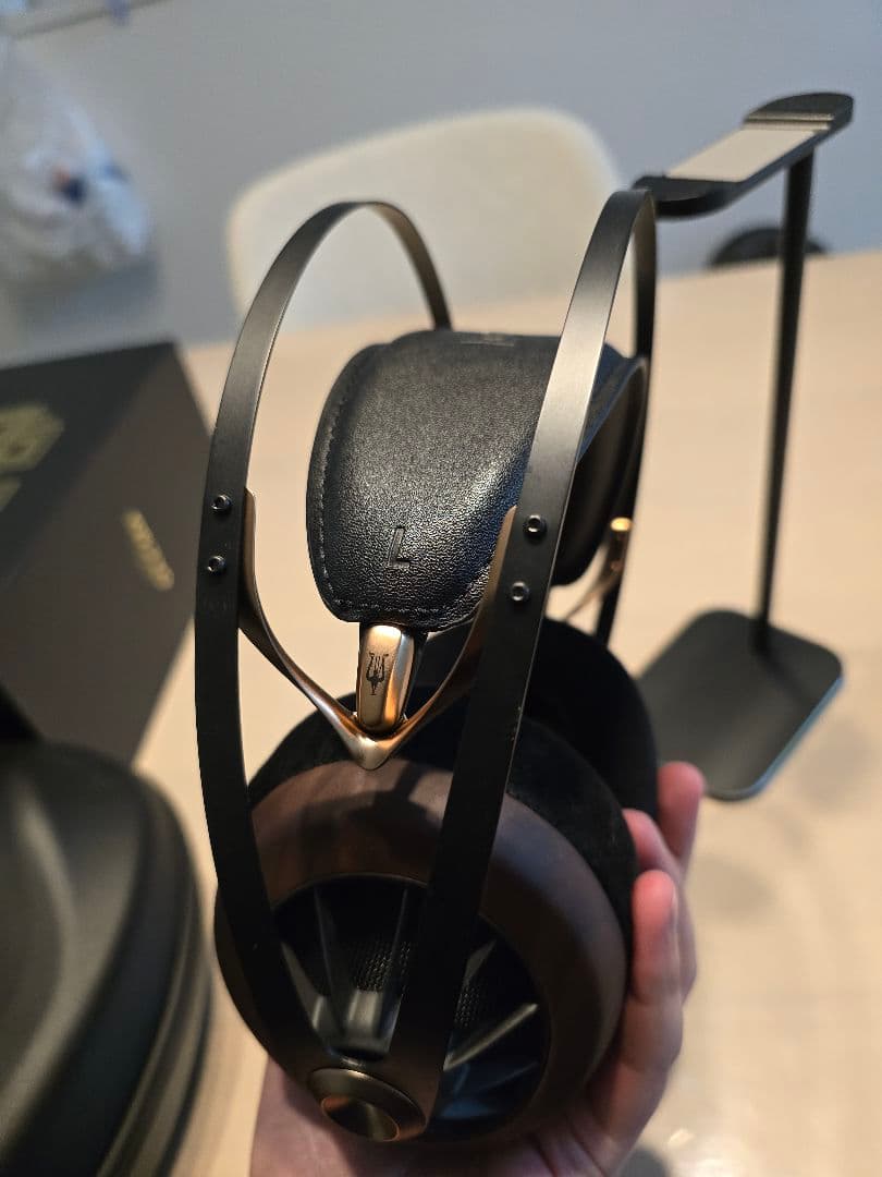 ヘッドホン Meze Audio 109 Pro