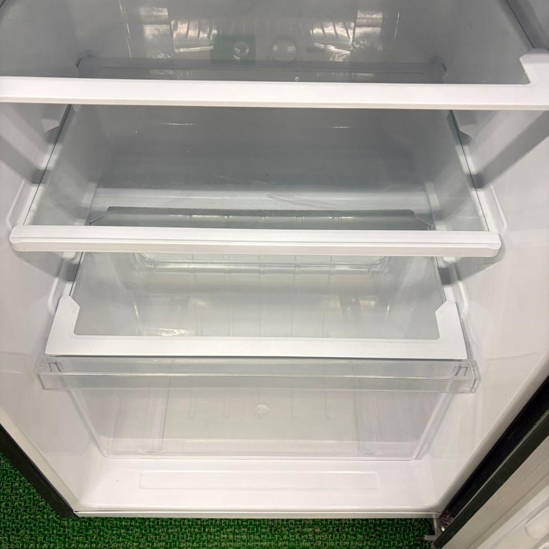 683関東配送無料　 SHARP中型冷蔵庫　200Ｌ強　小型　一人暮らし　右開き