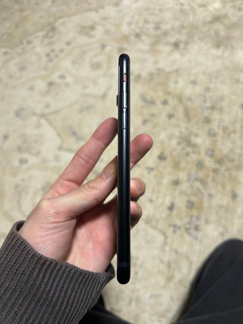 iPhone SE (第3世代) 64GB ミッドナイト　ブラック