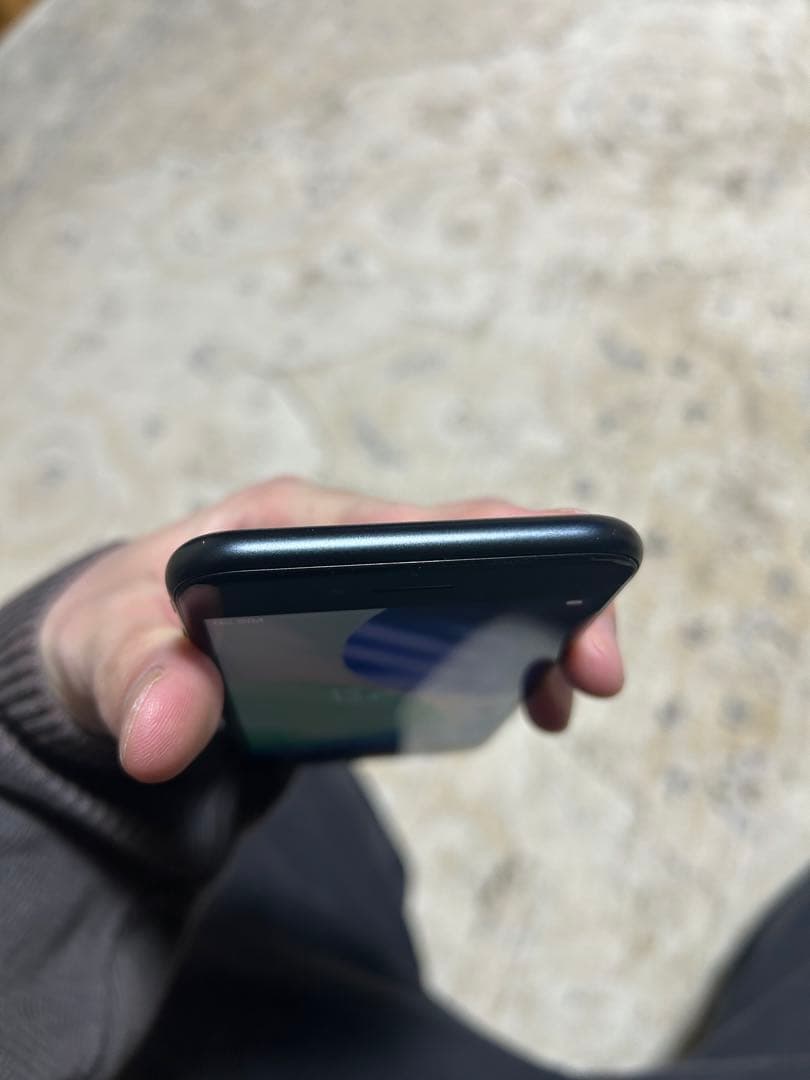 iPhone SE (第3世代) 64GB ミッドナイト　ブラック