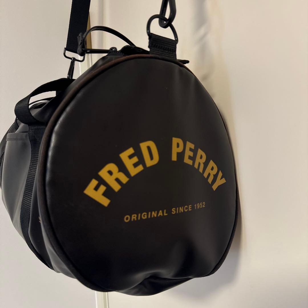 限定価格★Fred Perry Tonal Classic Barrel Bag