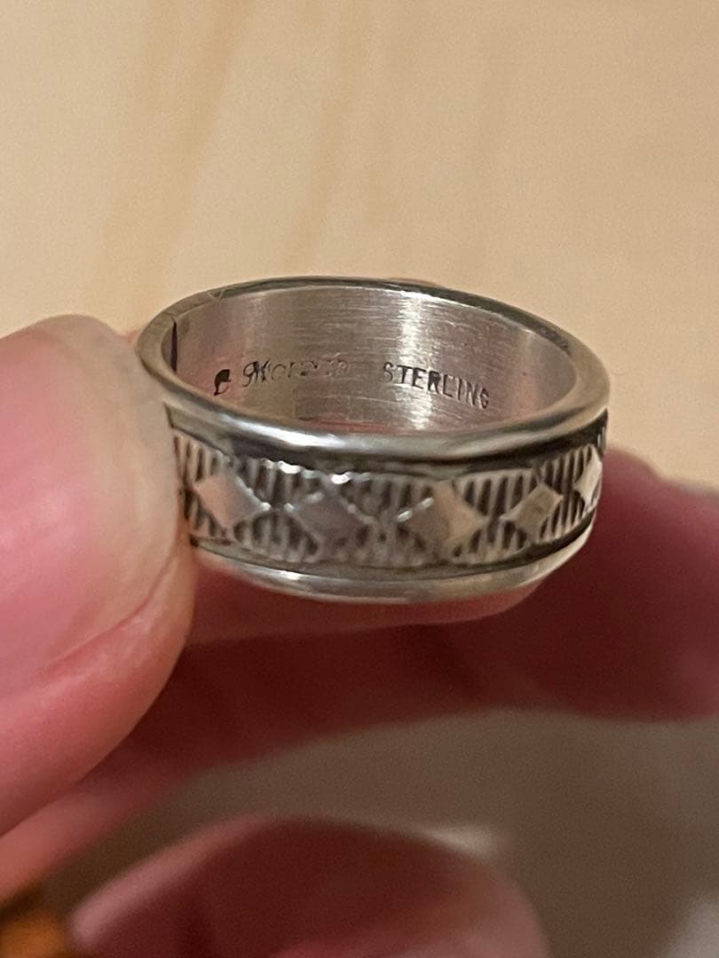 ナバホ族 ブルースモーガン作 スタンプワークリング インディアンジュエリー9号