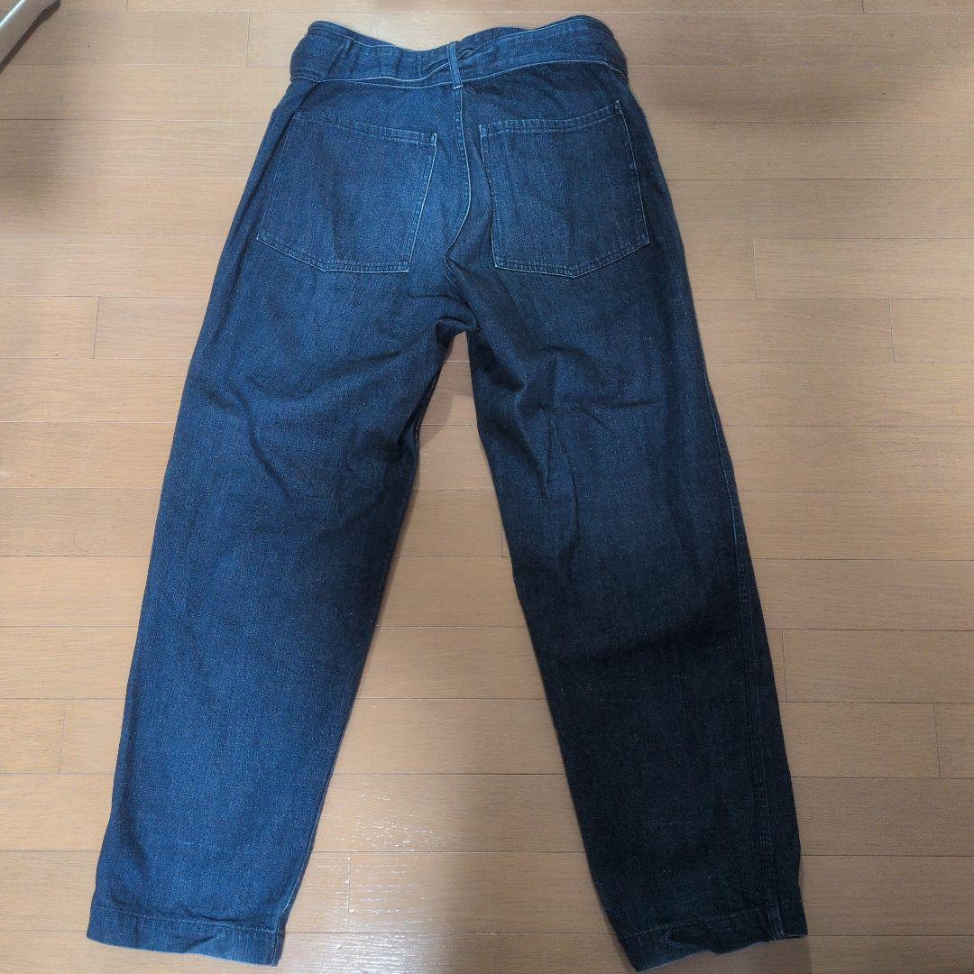 週末限定価格！COMOLI ベルテッドデニムパンツ インディゴ　サイズ1