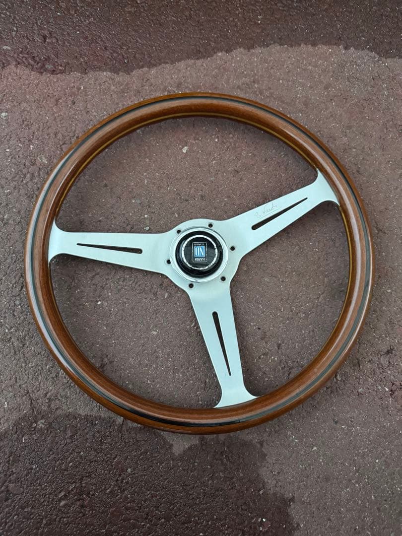 NARDIウッドステアリング　クラッシック ウッドステアリング CD 83