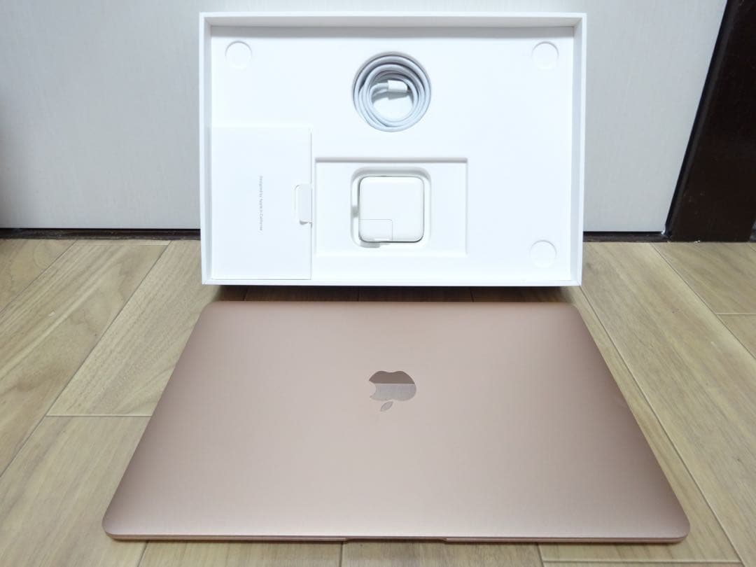 美品 Apple MacBook Air 2020 i5 512GB A2179