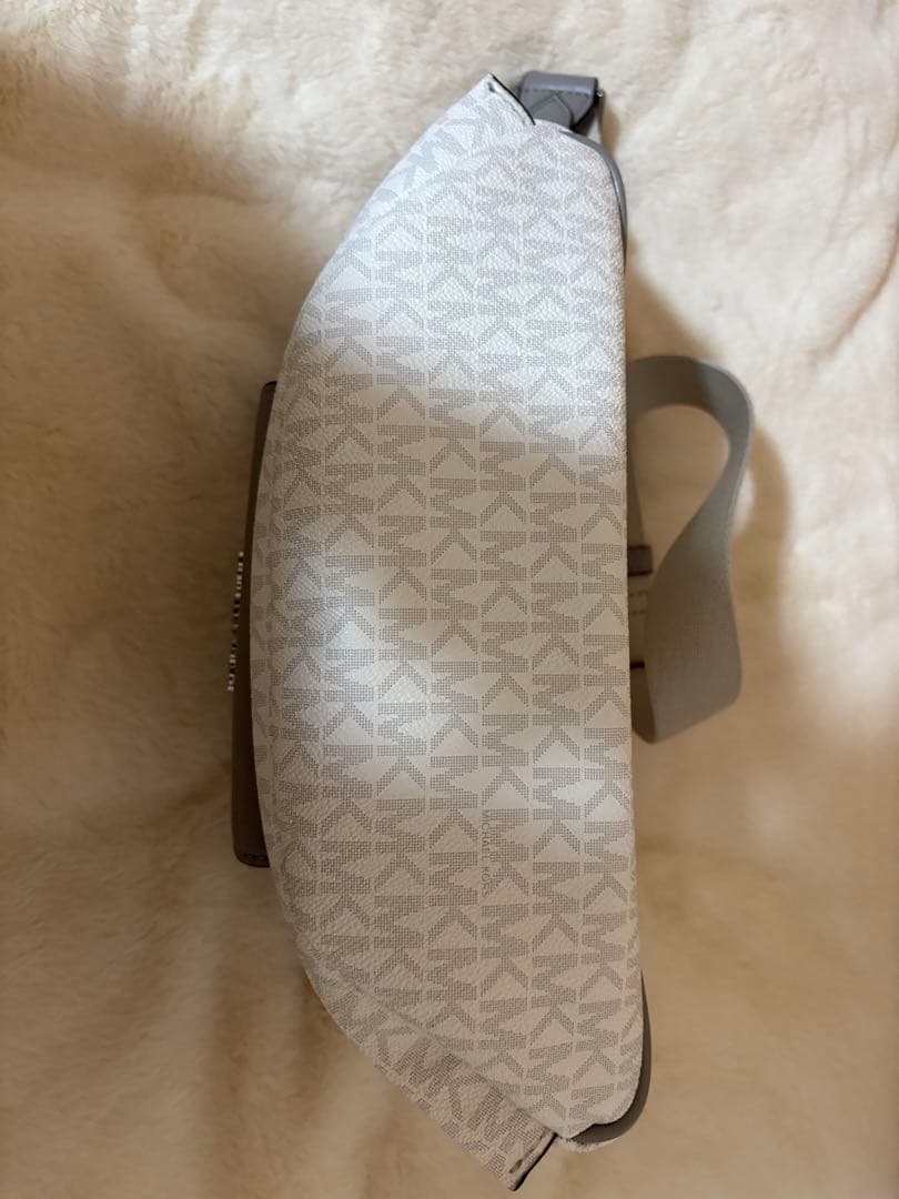 【MICHAEL KORS】ボディバッグ・ウエストポーチ