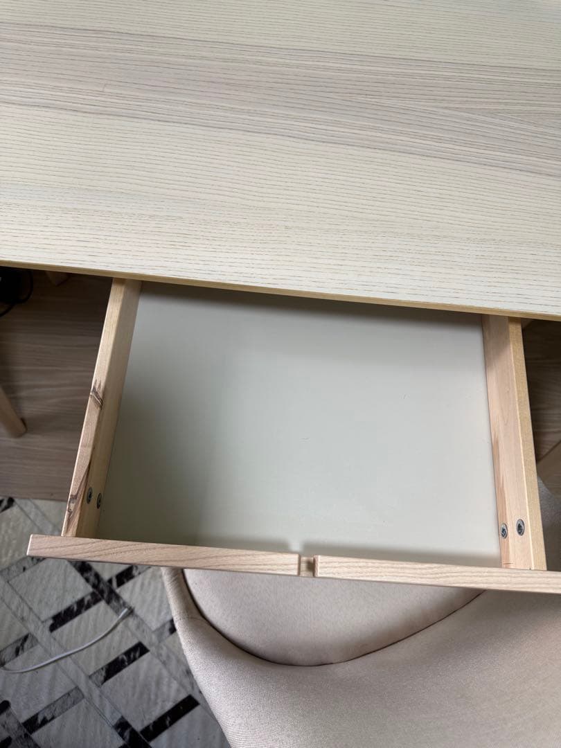 ＊東京都付近取引限定＊　美品激安　IKEA デスク　引き出し付き