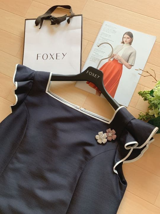 新品未使用 フォクシー 絹 ウールワンビース Rene