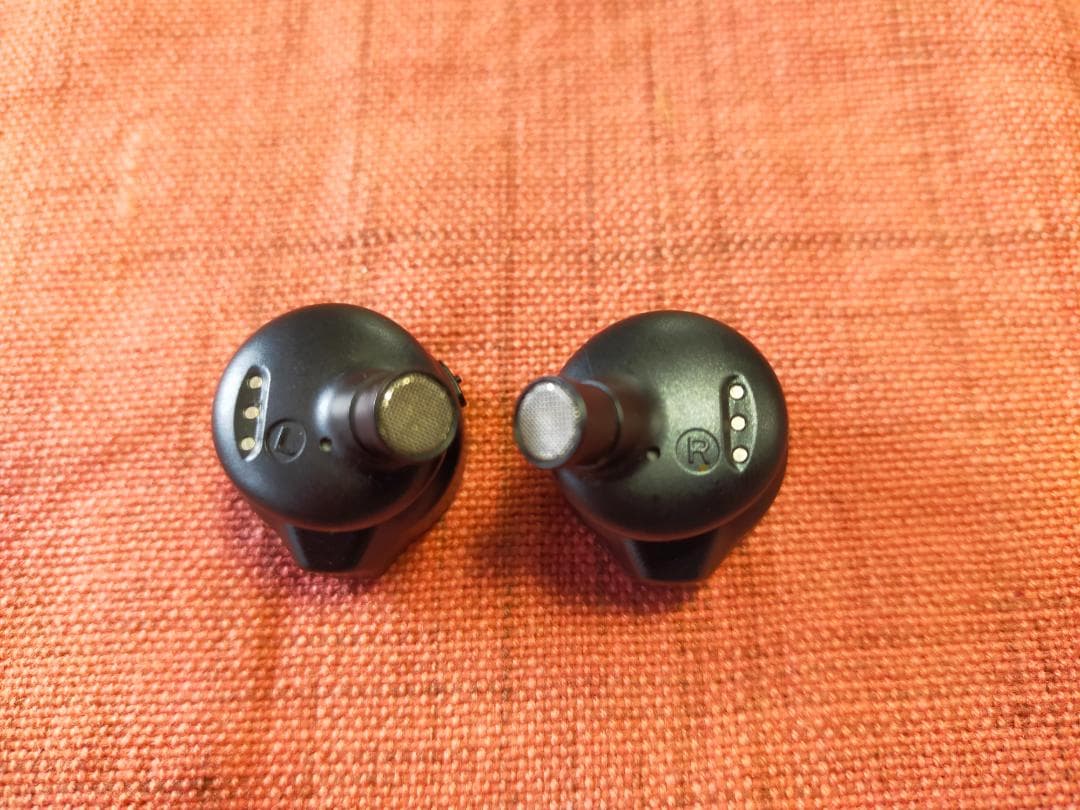 FIIO FW5 Bluetooth ワイヤレスイヤホン。