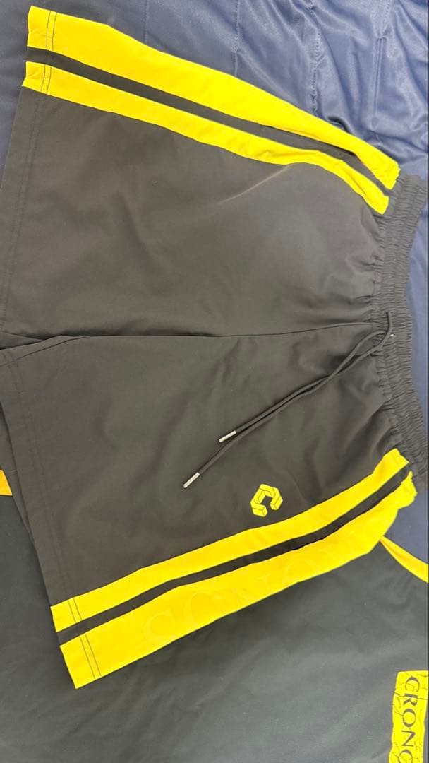 貴重　CRONOS トレーニングウエア　上下セットで　Lサイズ　人気のイエロー