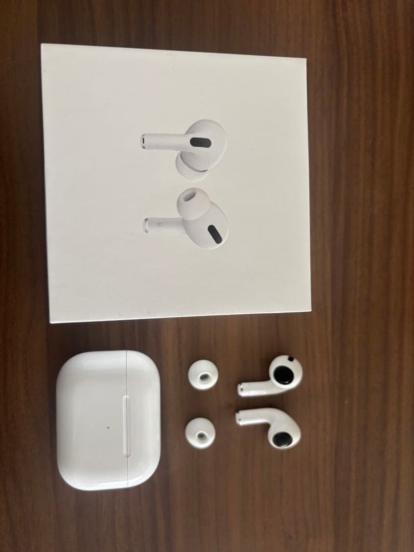 AirPods Pro 本体　lightning A2083