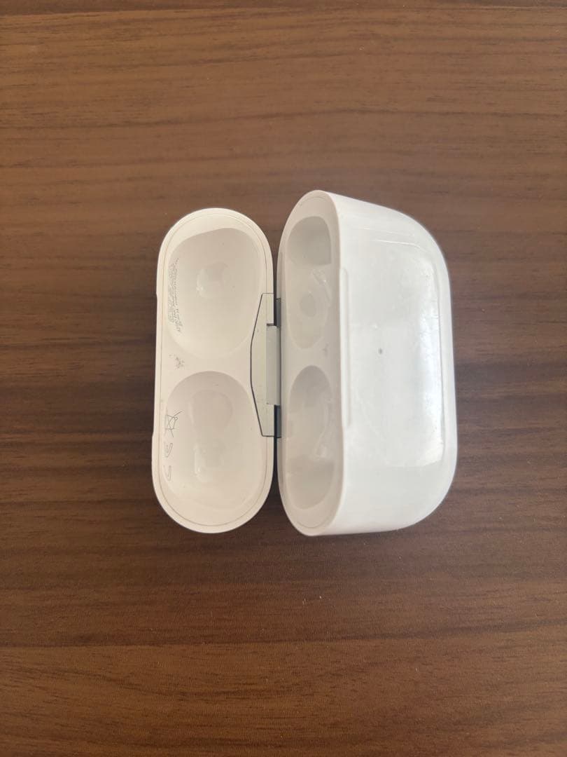 AirPods Pro 本体　lightning A2083