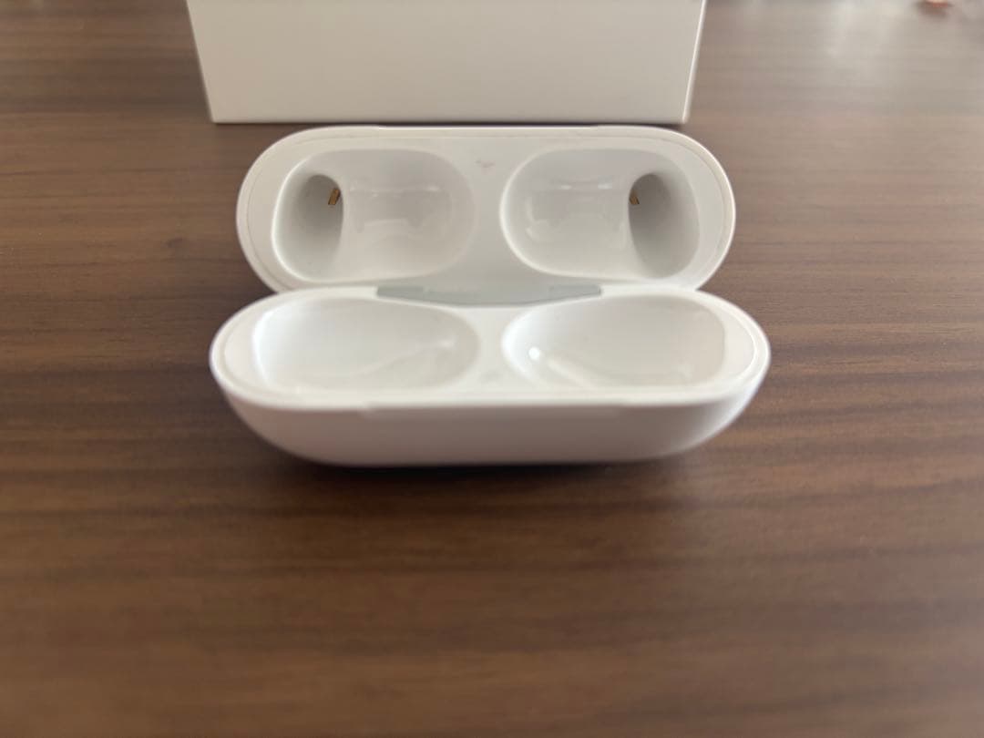 AirPods Pro 本体　lightning A2083
