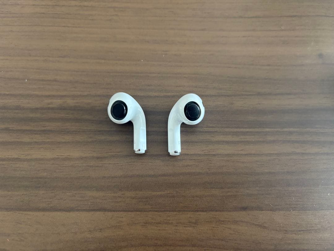 AirPods Pro 本体　lightning A2083