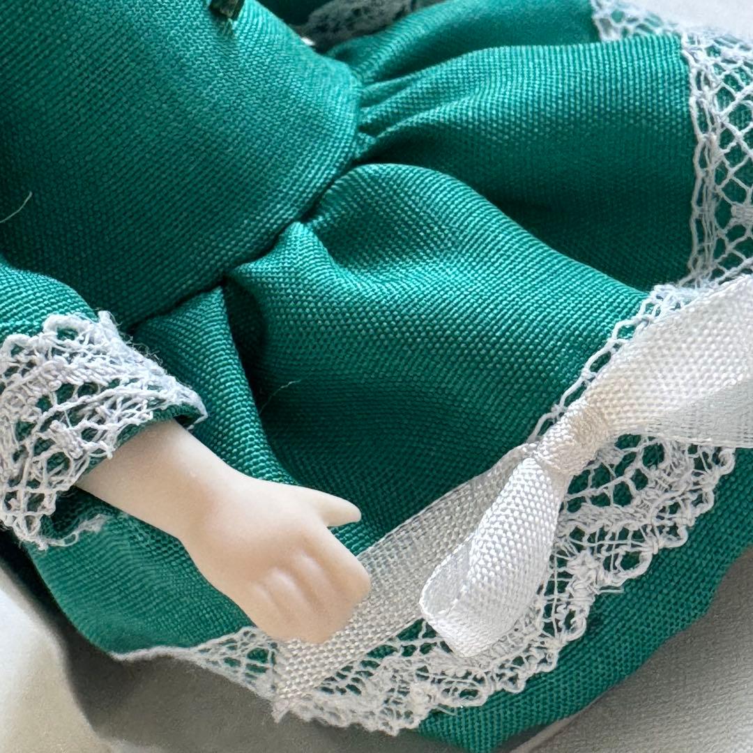 ミニチュアビスクドール　ミニョネット　身長11cm