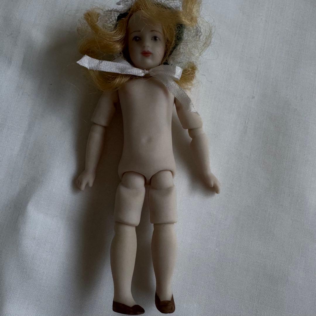 ミニチュアビスクドール　ミニョネット　身長11cm