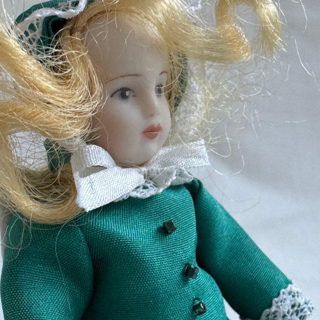 ミニチュアビスクドール　ミニョネット　身長11cm