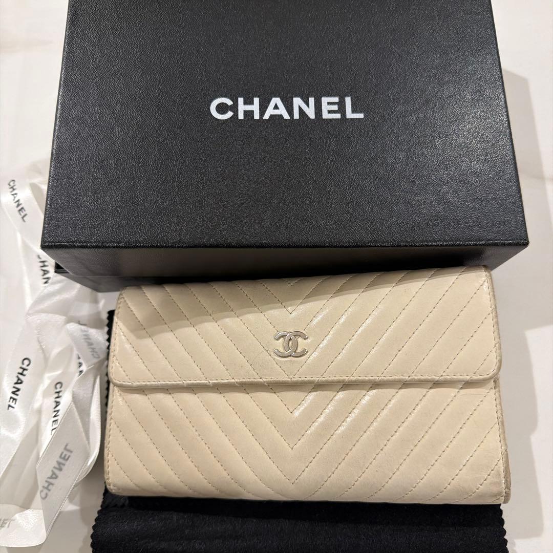 CHANEL アイボリー 長財布