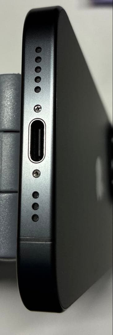 iPhone15pro 128GB (オマケ付き)