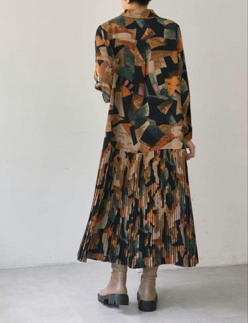 な*つ様 ear PAPILLONNER(イア パピヨネ) 襟付きプリーツワンピ