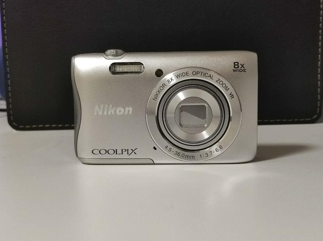 Nikonニコン COOLPIX S3700 コンパクトデジタルカメラ コンデジ
