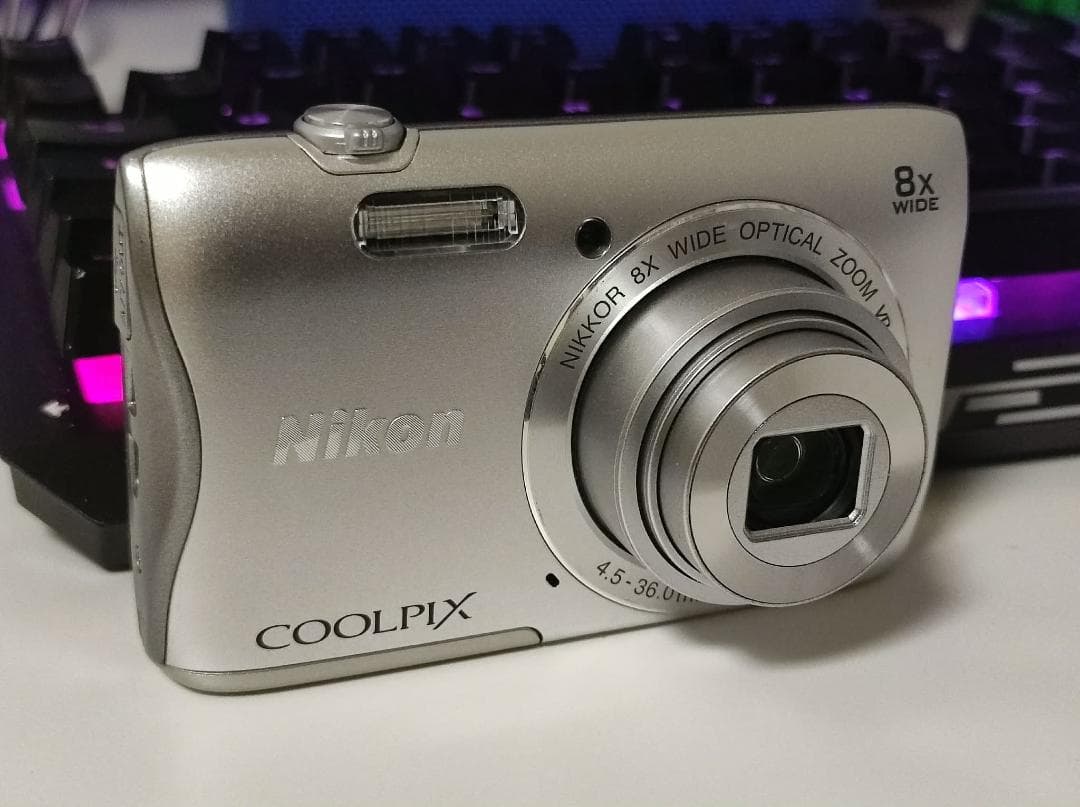 Nikonニコン COOLPIX S3700 コンパクトデジタルカメラ コンデジ
