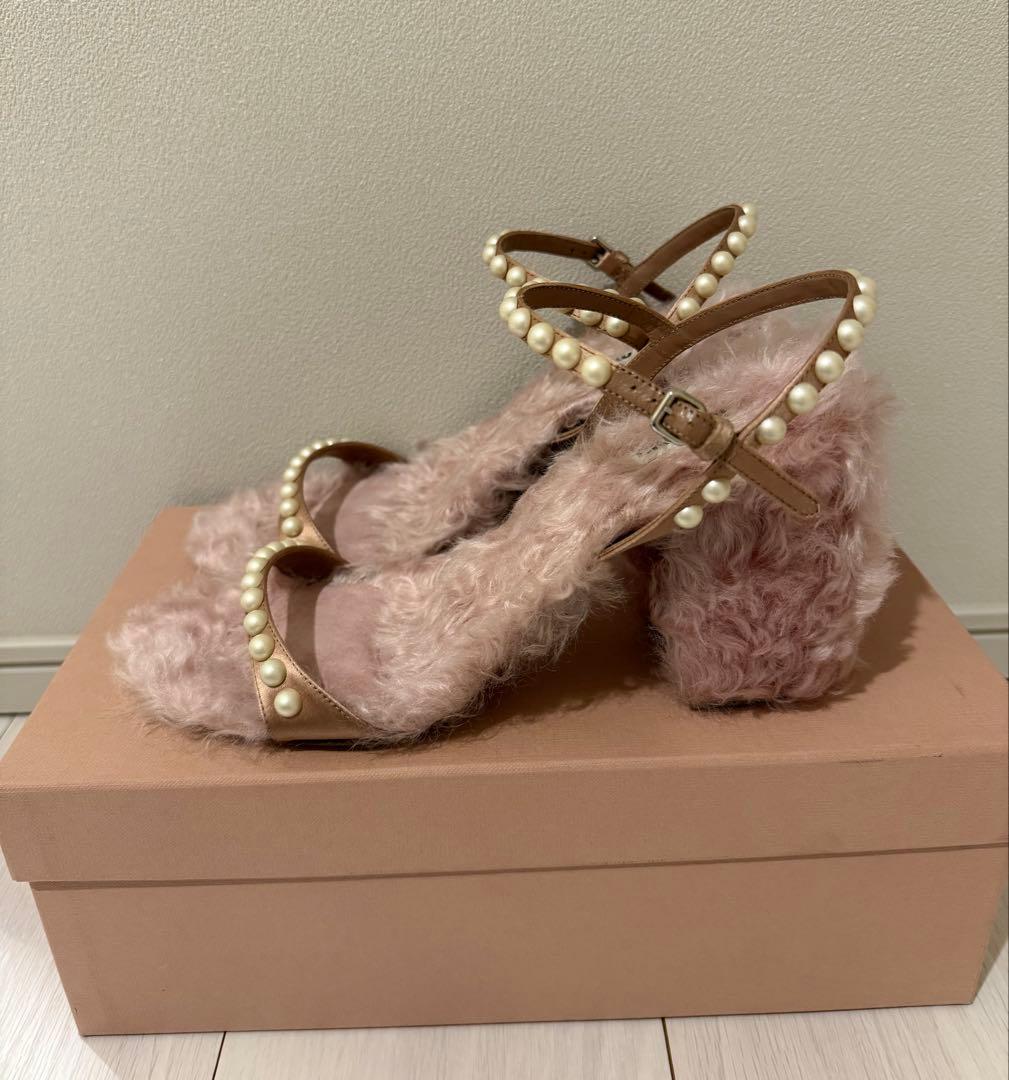 miu miu ファー＆パールサンダル