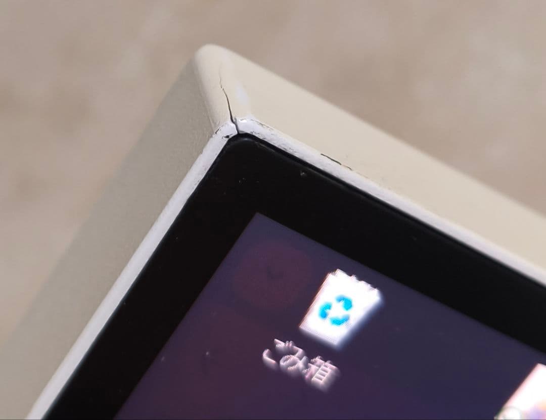 EIZO ev2785 4k 角に亀裂あり