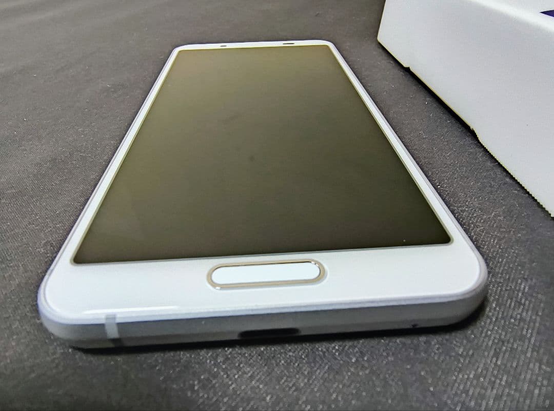 AQUOS　Sense3 SH02M