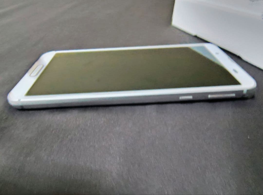 AQUOS　Sense3 SH02M