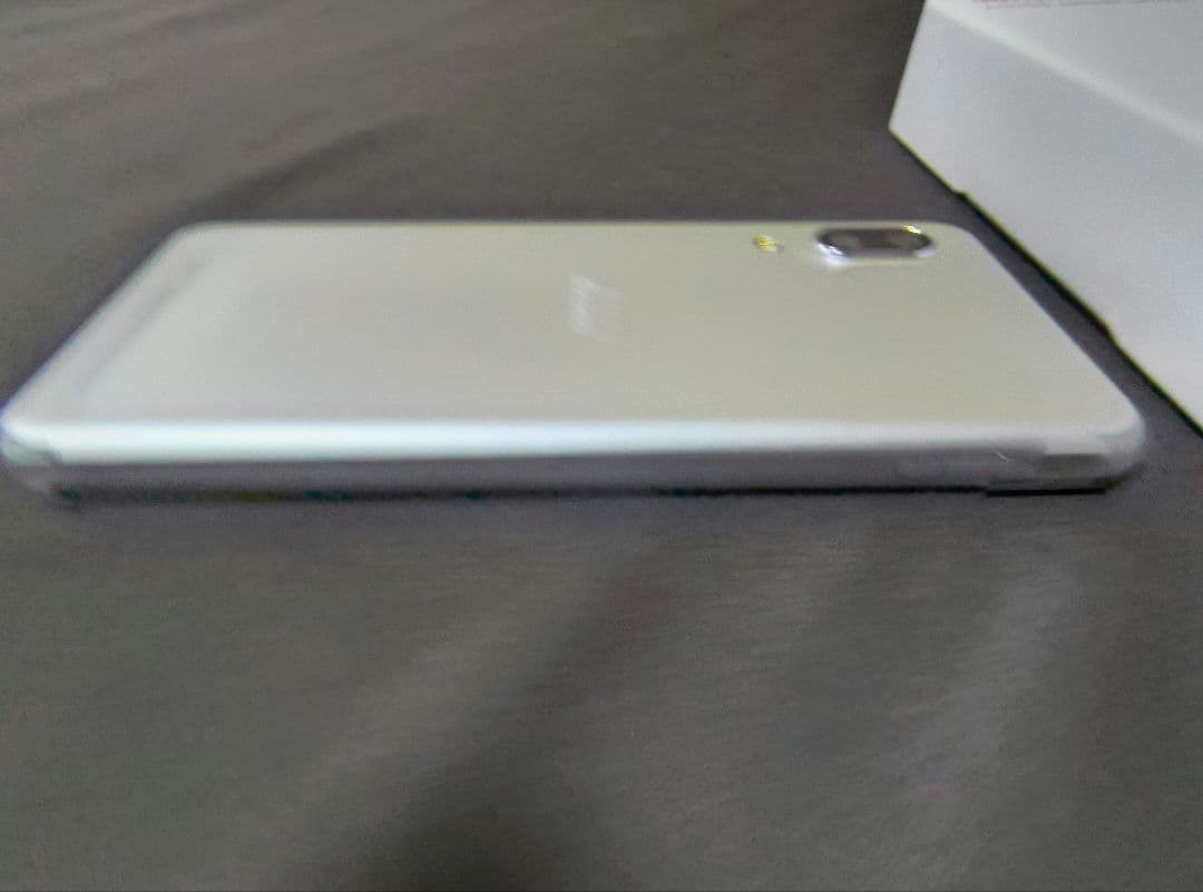 AQUOS　Sense3 SH02M