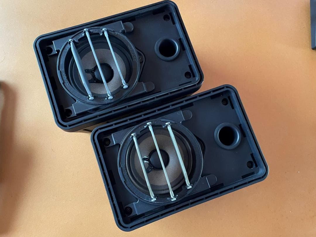 BOSE 101SDVM 防磁型スピーカー ペア ブラック　+　取り付け金具