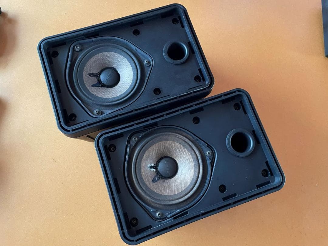 BOSE 101SDVM 防磁型スピーカー ペア ブラック　+　取り付け金具