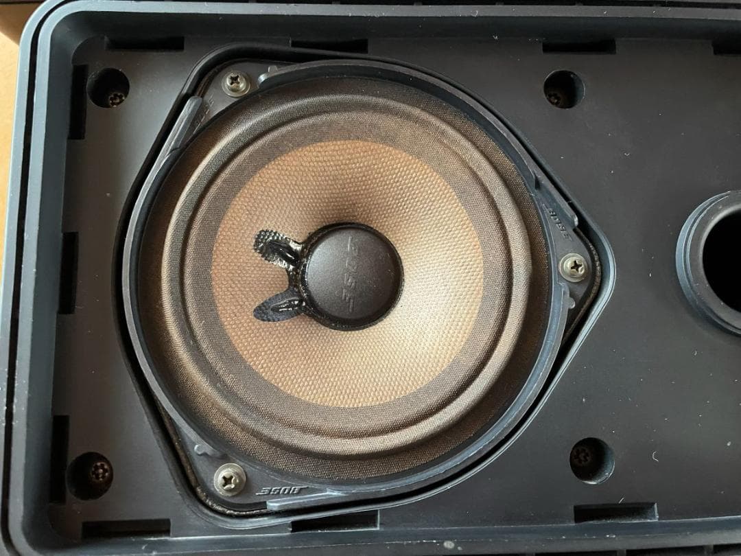 BOSE 101SDVM 防磁型スピーカー ペア ブラック　+　取り付け金具