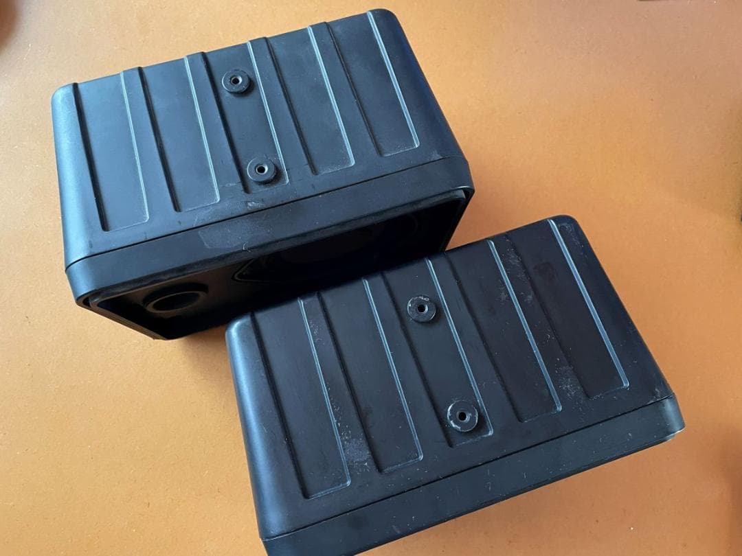 BOSE 101SDVM 防磁型スピーカー ペア ブラック　+　取り付け金具