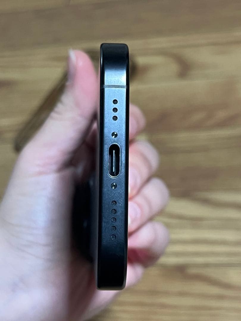 iPhone 16 Pro 256GB ブラックチタニウム SIMフリー【美品】