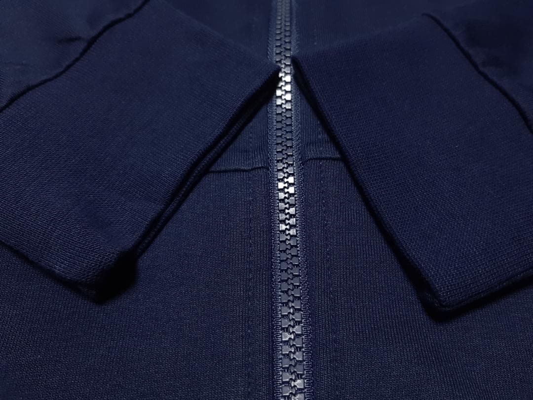 【新品・最終価格】EA7/エンポリオアルマーニ　紺セットアップ　L(50相当)