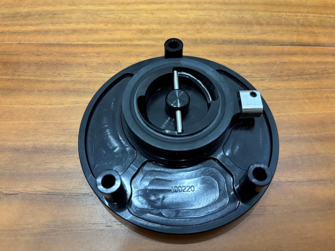 YAMAHA用 DRIVEN：ドリブンD-Axis HALOフュエルキャップ中古