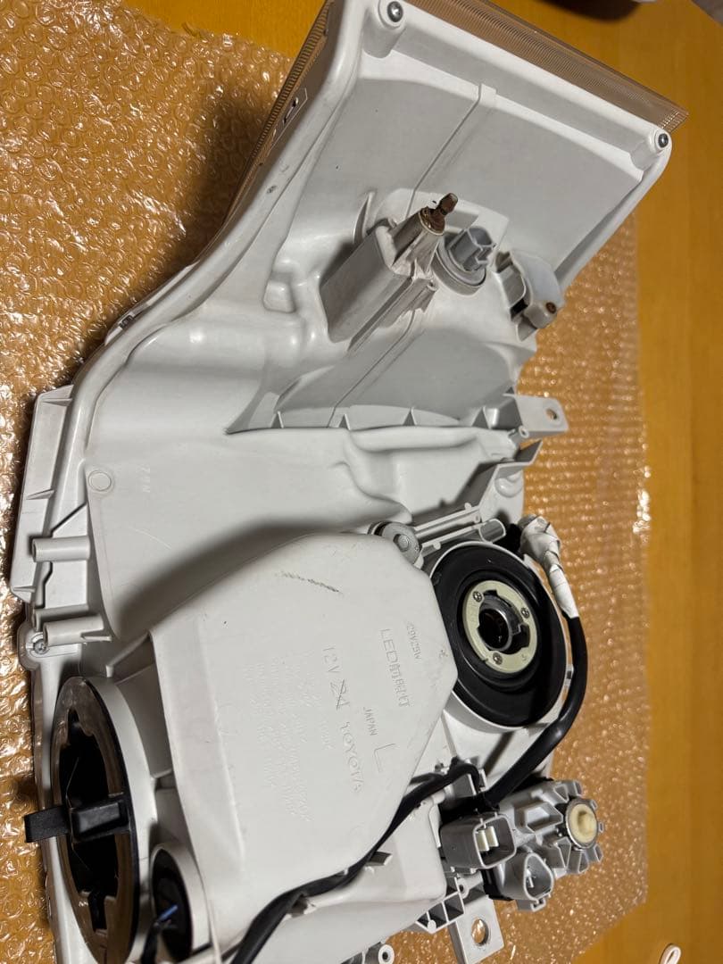 T工房様 ハイエース4型以降LED純正ヘッドライト