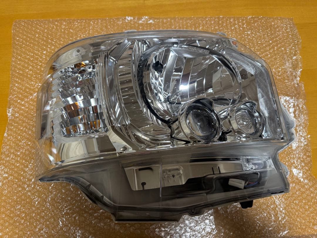 T工房様 ハイエース4型以降LED純正ヘッドライト