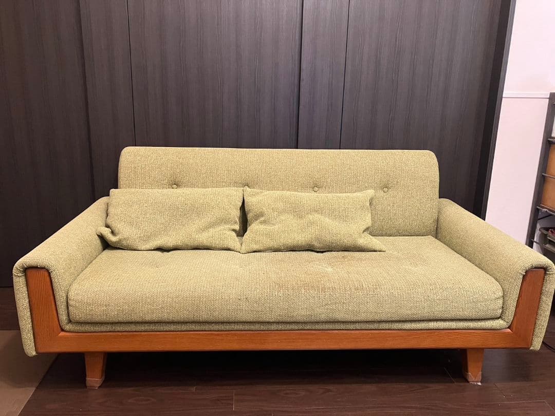 【ACME】ウィンダンソファ２人掛け　オリーブグリーン