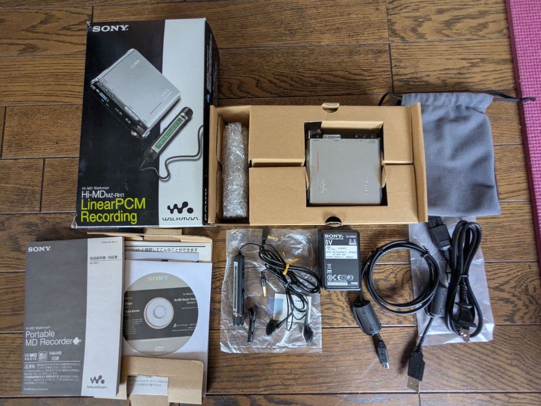 未使用級★SONY Hi-MD MZ-RH1　MDウォークマン　WALKMAN