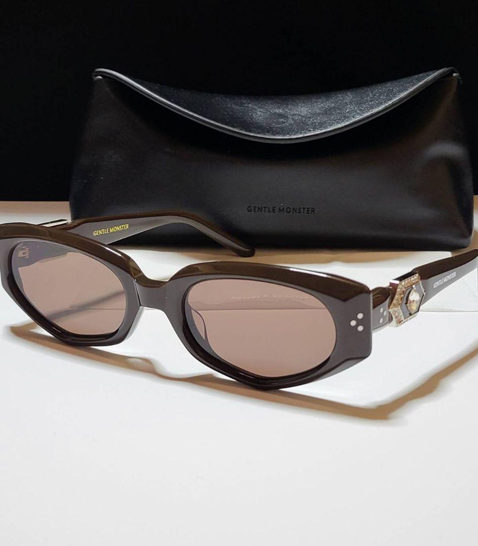 ◆GENTLE MONSTER◆ロゴ付き　サングラス　RUVY VAN　ケース付