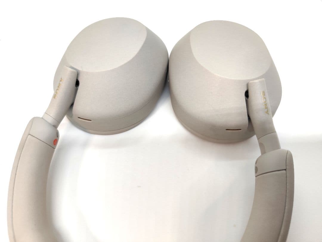 ソニーWH-1000XM5ワイヤレスヘッドホン　中古品