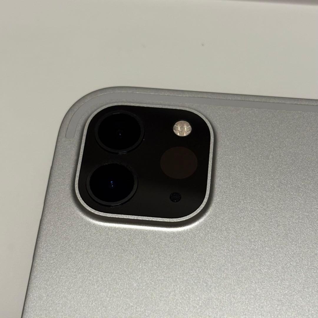 iPad Pro 12.9インチ 第5世代 128GB シルバー