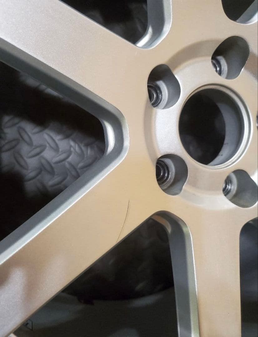 ケンメル 20インチ コンケイブ 9.5j +40 通し 逆ぞり 114.3