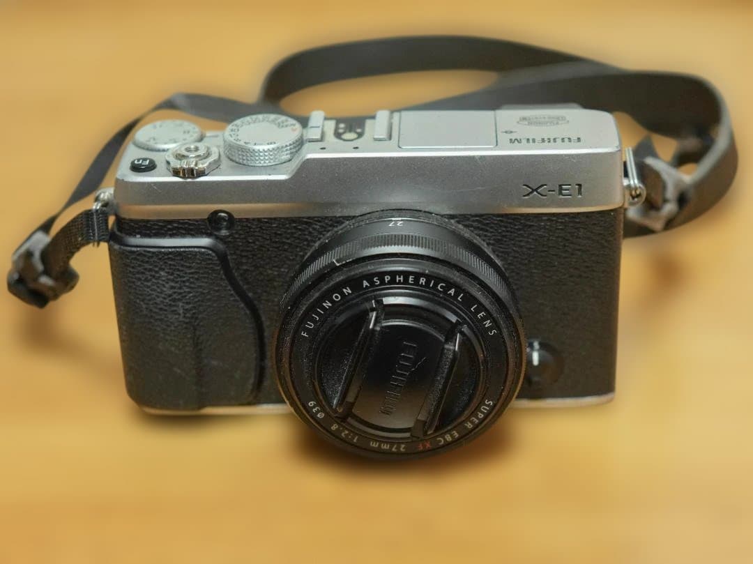 Fujifilm X-E1 ミラーレス一眼と FUJINON XF27mm