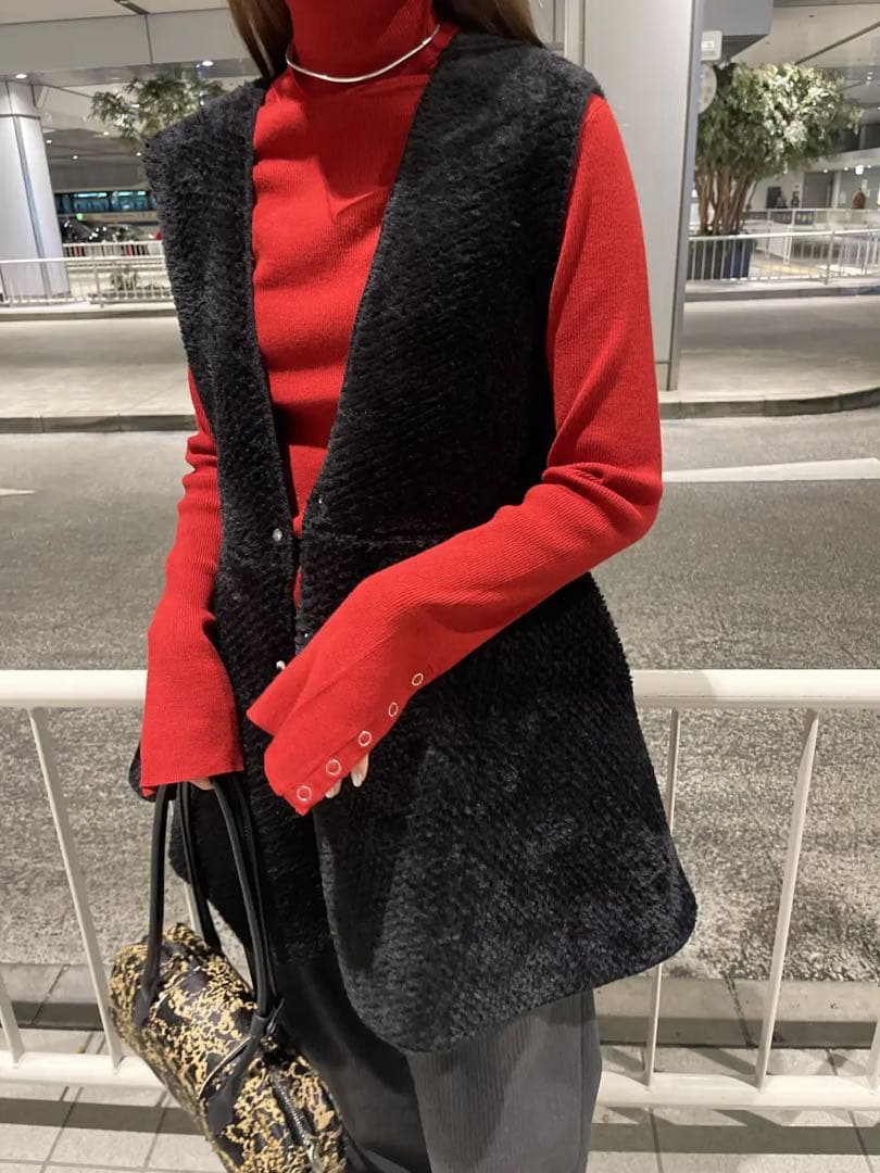 トップス BOA V NECK REVERSIBLE PEPLUM VEST