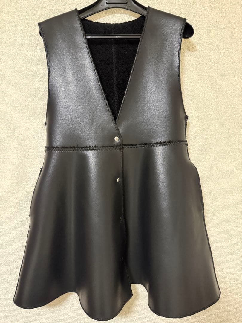 トップス BOA V NECK REVERSIBLE PEPLUM VEST