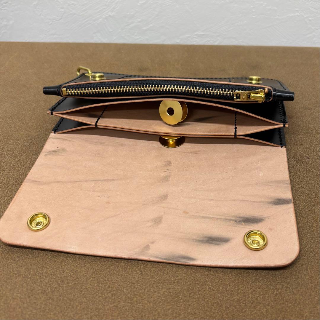 コードバン　トラッカーウォレット　黒　3層　新喜皮革